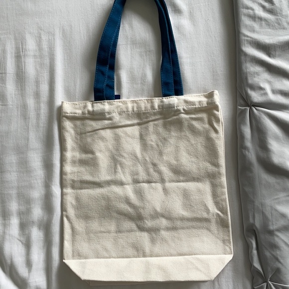 Daiso Whinnie the Pooh Canvas Tote Bag - Picture 5 of 7